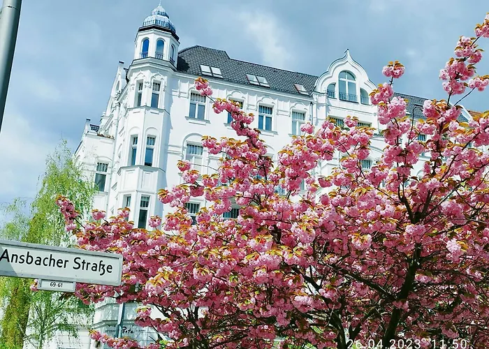 Apartment 3 Large Rooms With 2 Separate Bedbrooms Close To City Centre Near Kudamm And Kadewe